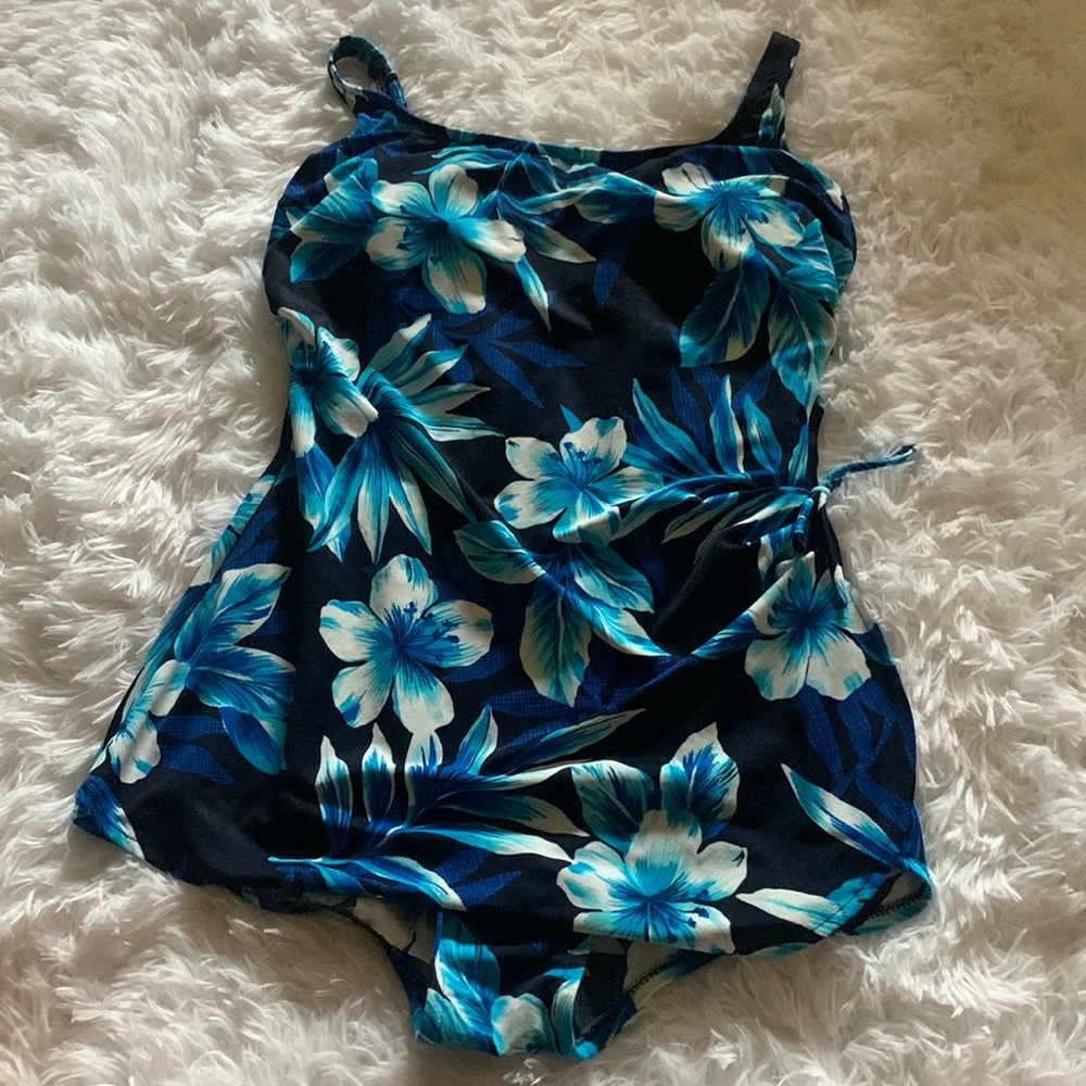 One piece swimsuit